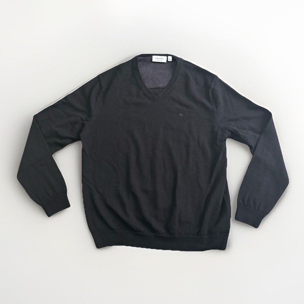 Calvin Klein Black Italian Merino Wool V Neck Sweater Men's size Large Soft